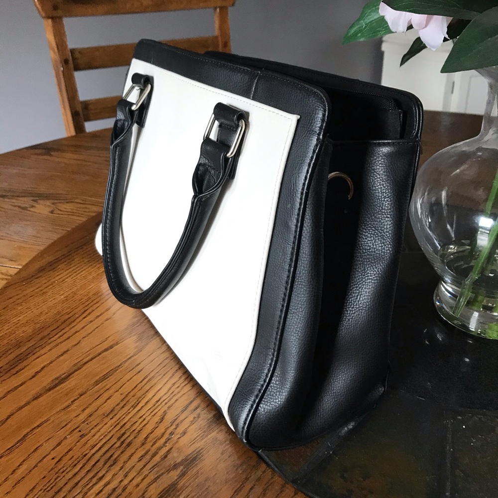 Purse - Picture 2 of 3